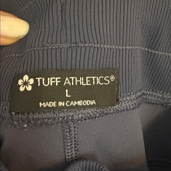 3 for $15 Tuff athletics shorts w/ pockets size Large - Picture 2 of 3